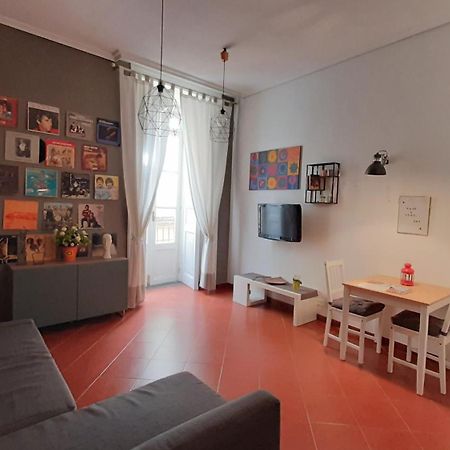 شقة La Casa Di Flo نابولي المظهر الخارجي الصورة